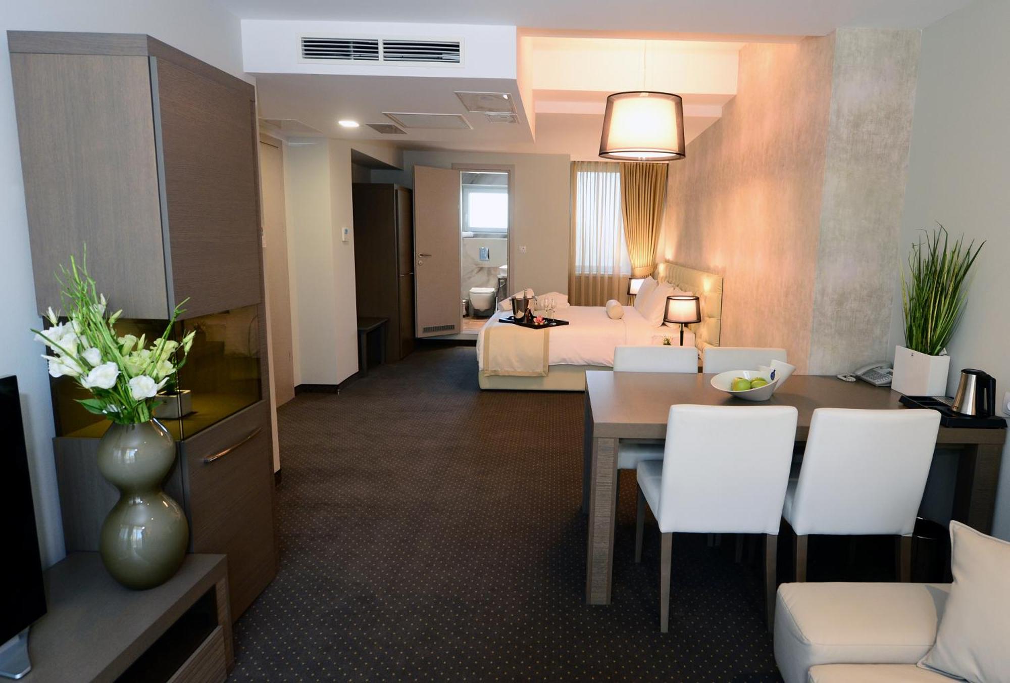 Alexandar Square Boutique Hotel Skopie Habitación foto